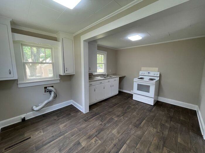 409 E 17th St #409E17th - Photo 6 of 14