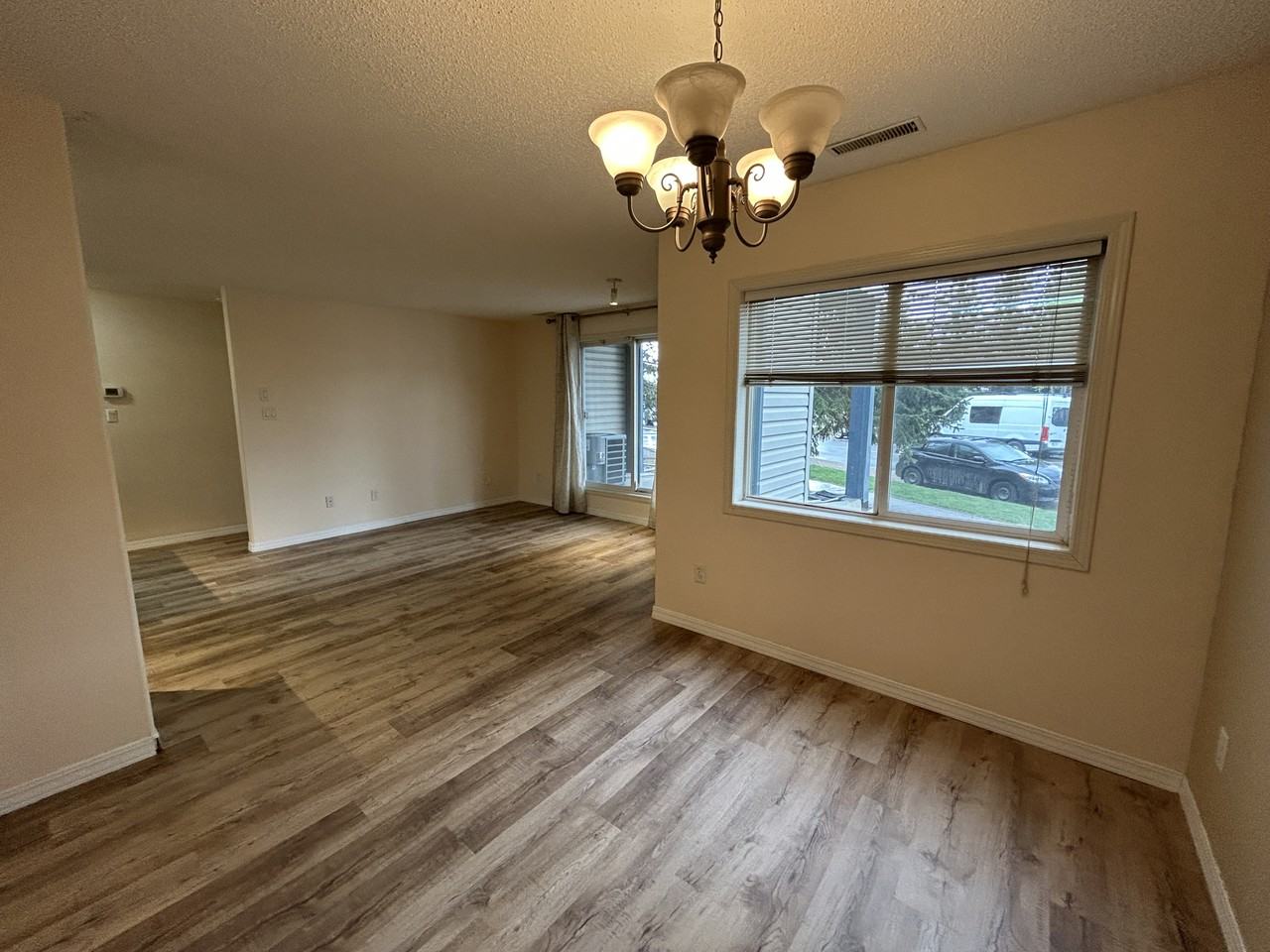 16311 95 St Nw - Photo 6 of 15