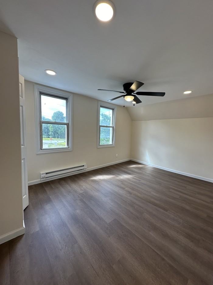 2717 Cedarhurst Rd - Photo 5 of 8