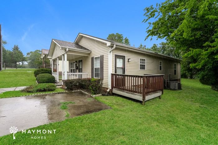 908 Taft St - Photo 2 of 3