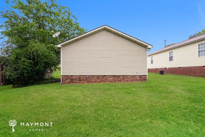 908 Taft St - Photo 3 of 3