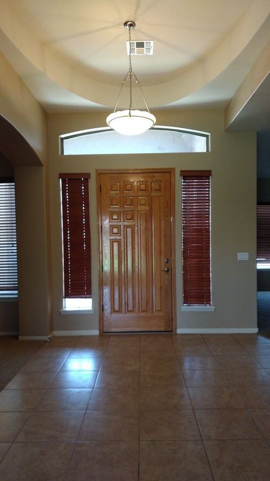 1234 E Ivanhoe Ct - Photo 2 of 15