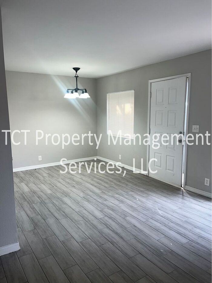 286 W Palomino Dr #135 - Photo 2 of 12
