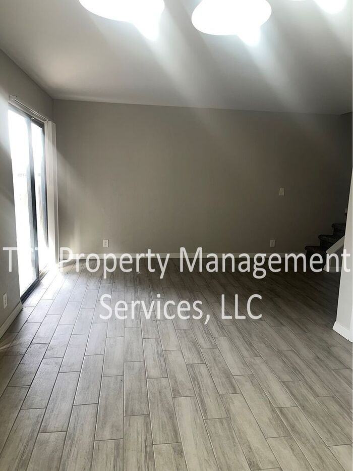 286 W Palomino Dr #135 - Photo 3 of 12