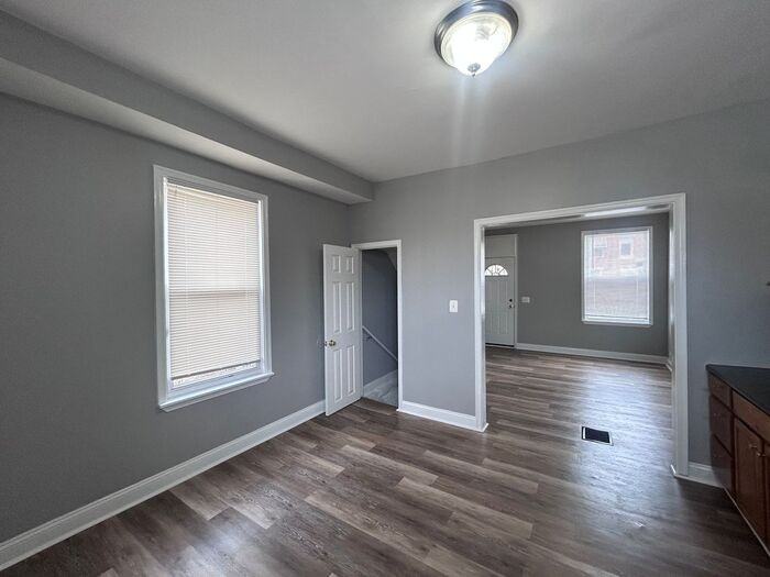 1199 N Luzerne Ave - Photo 3 of 9