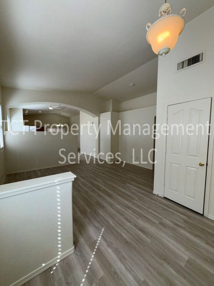 4399 S Maverick Ave - Photo 2 of 10