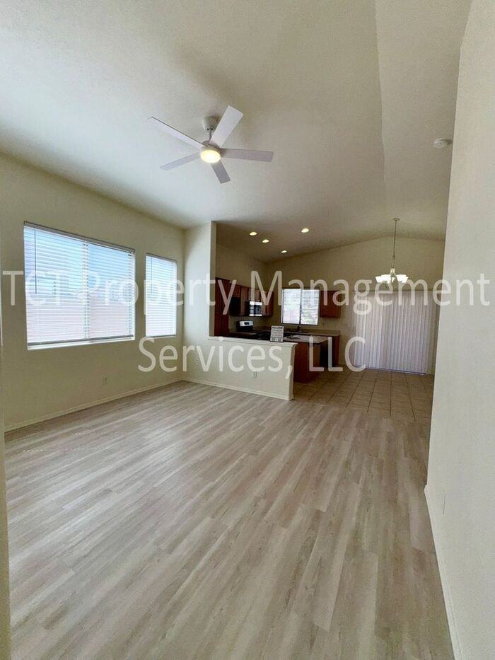 4399 S Maverick Ave - Photo 4 of 10