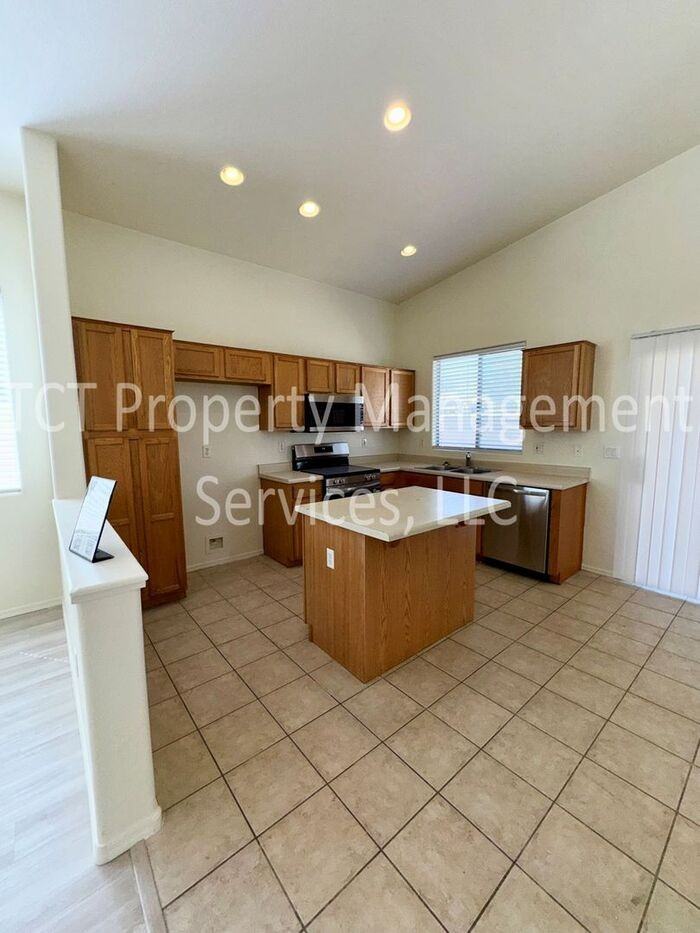 4399 S Maverick Ave - Photo 5 of 10