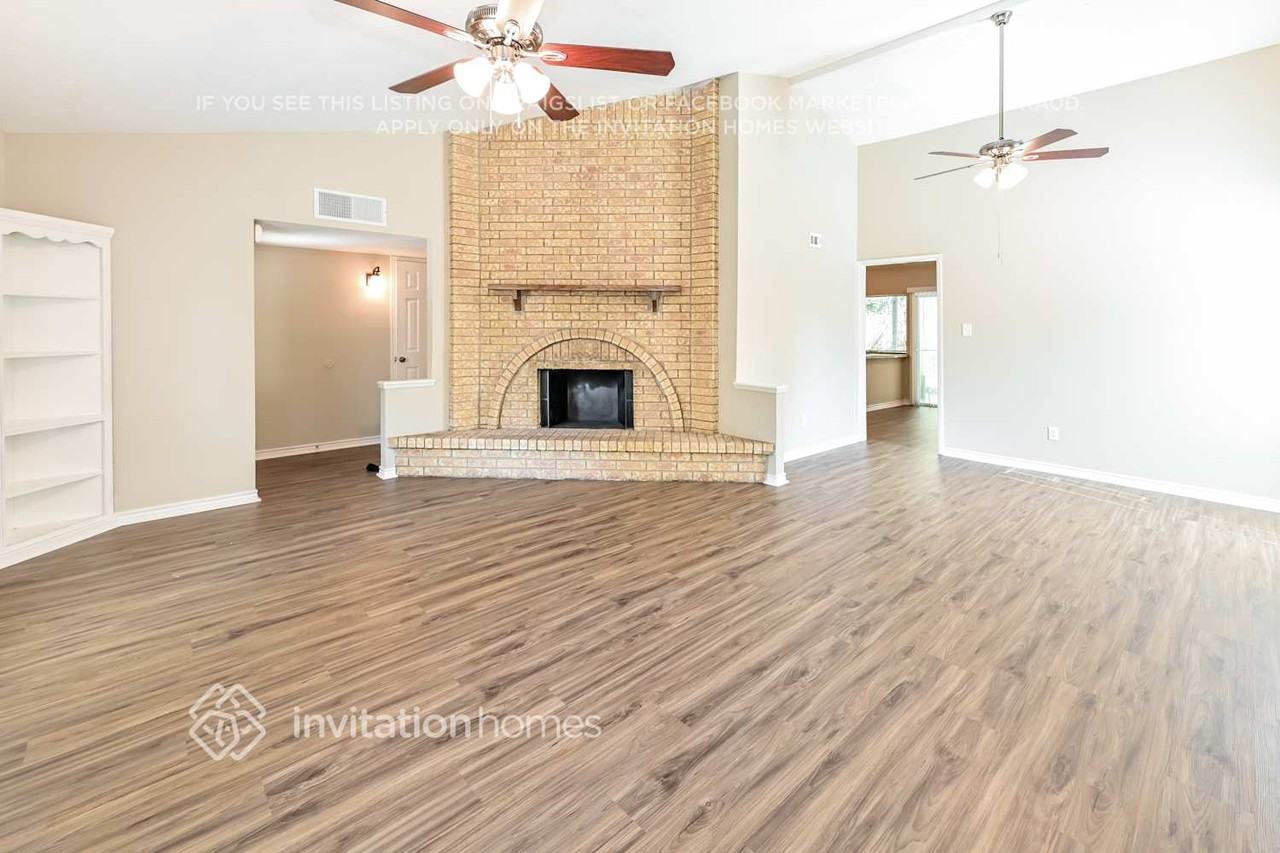 22710 Melham Ln - Photo 3 of 16
