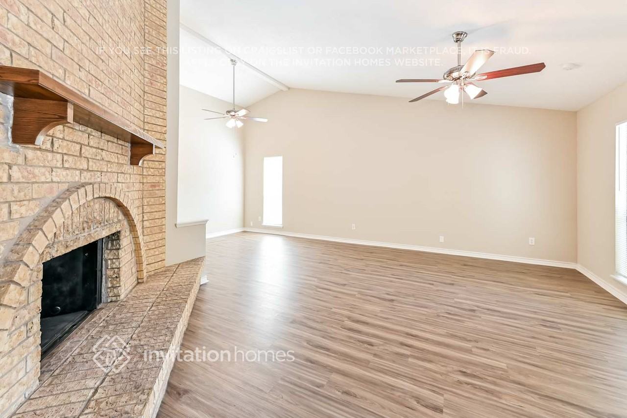 22710 Melham Ln - Photo 4 of 16