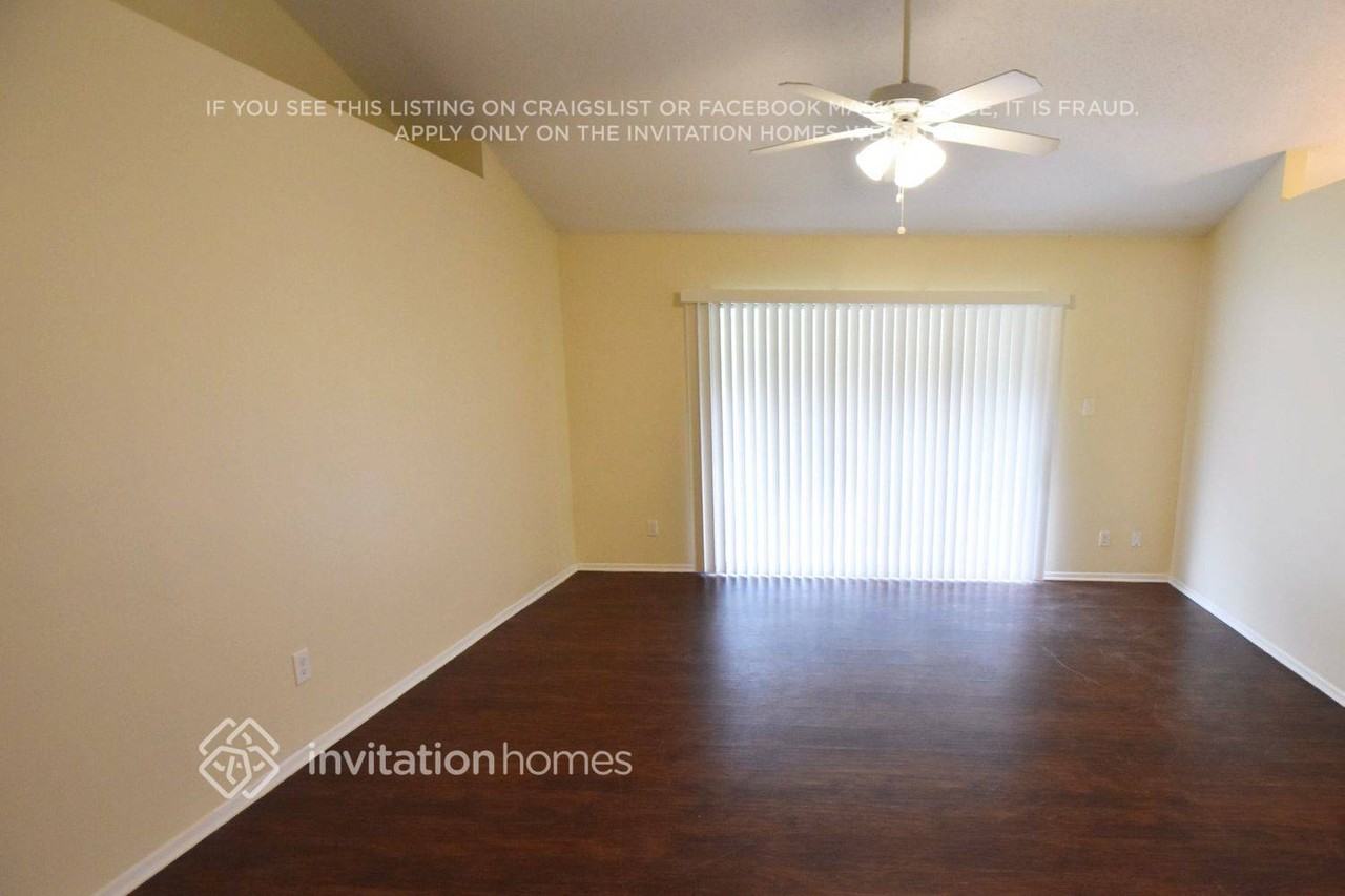 7341 Crooked Lake Cir - Photo 2 of 9