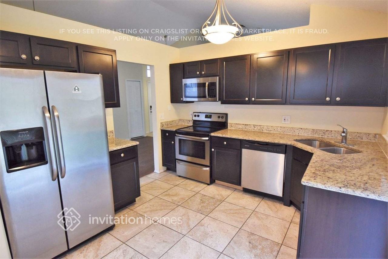 7341 Crooked Lake Cir - Photo 3 of 9