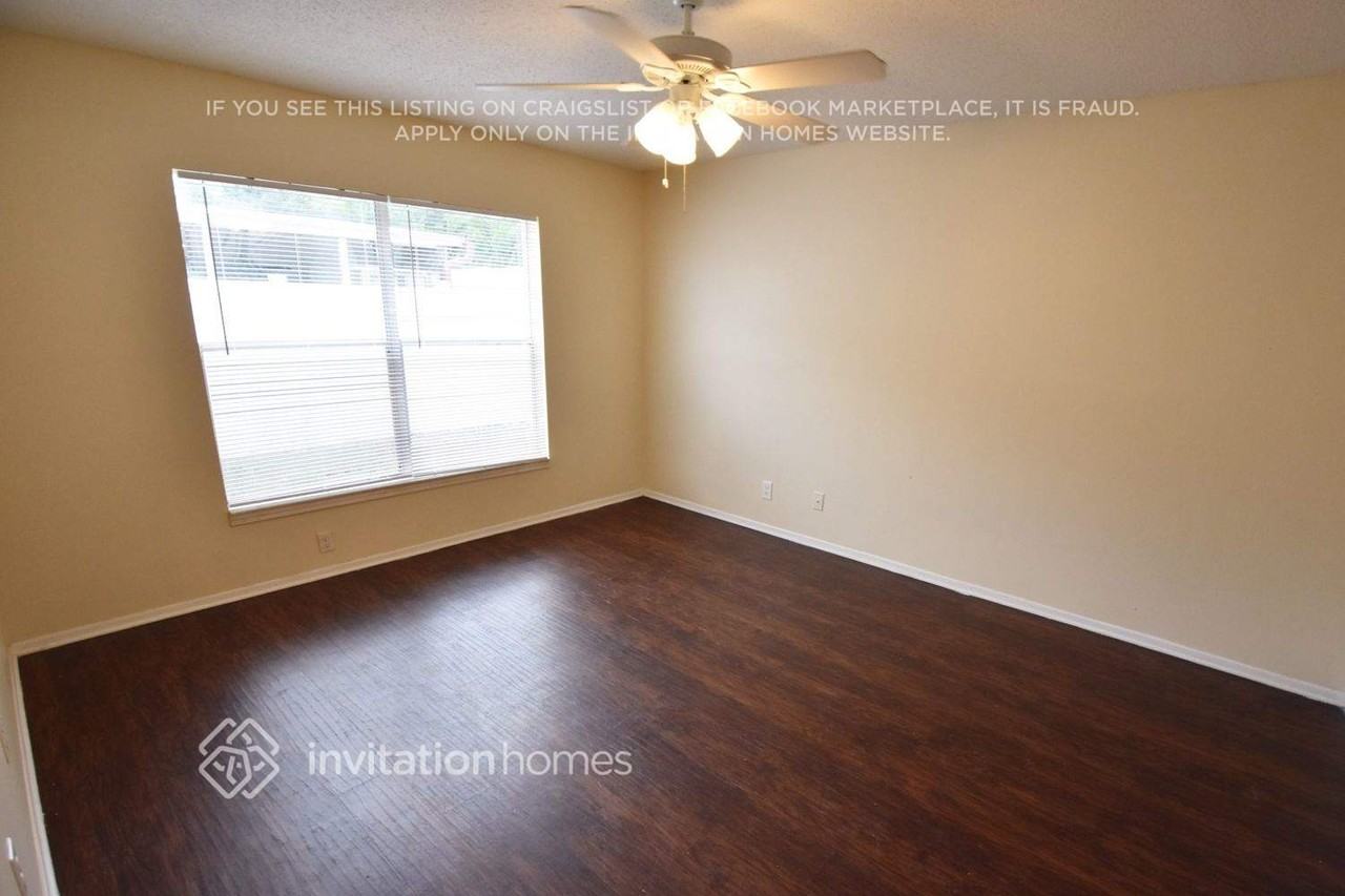 7341 Crooked Lake Cir - Photo 4 of 9