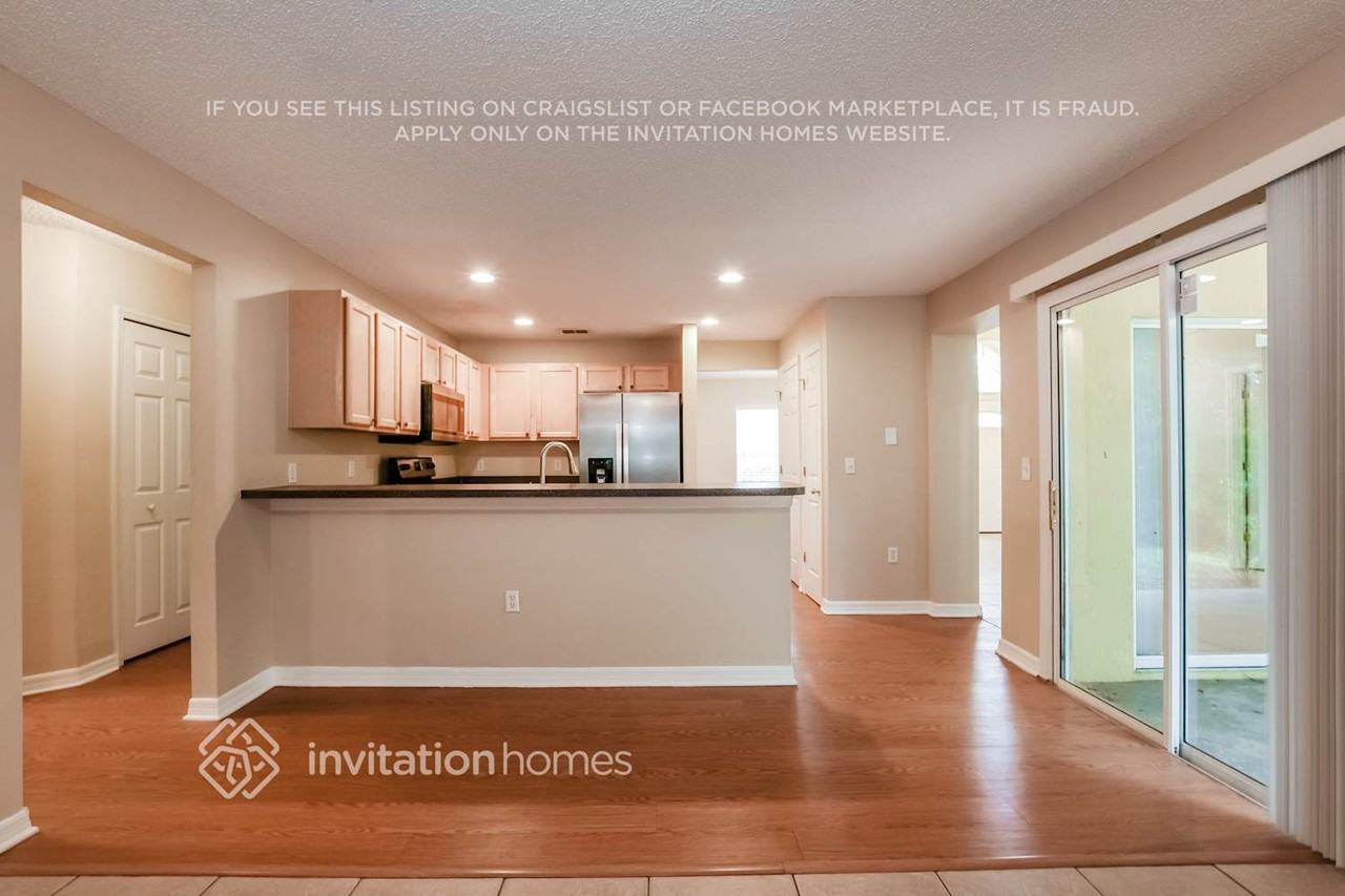 1493 Jupiter Ave - Photo 3 of 17