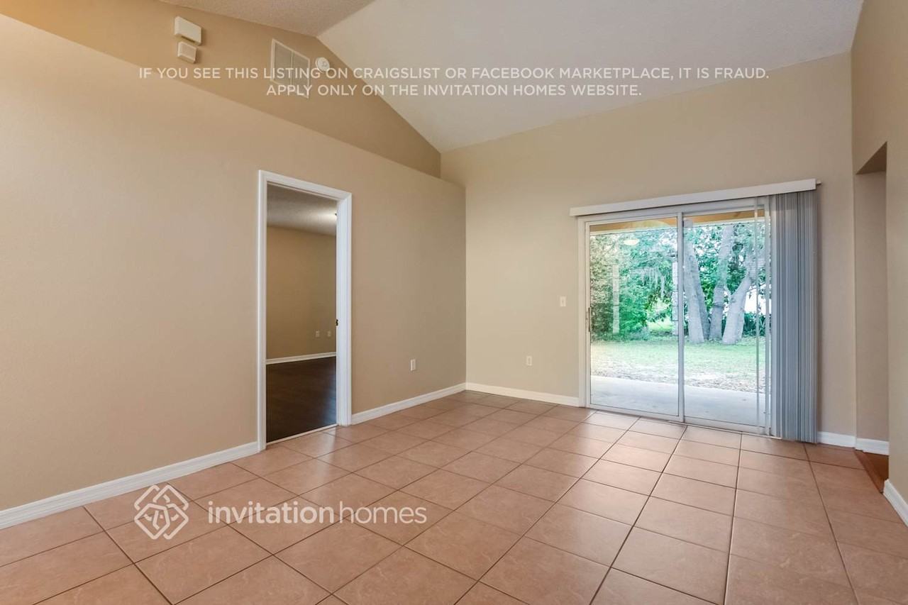 1493 Jupiter Ave - Photo 4 of 17