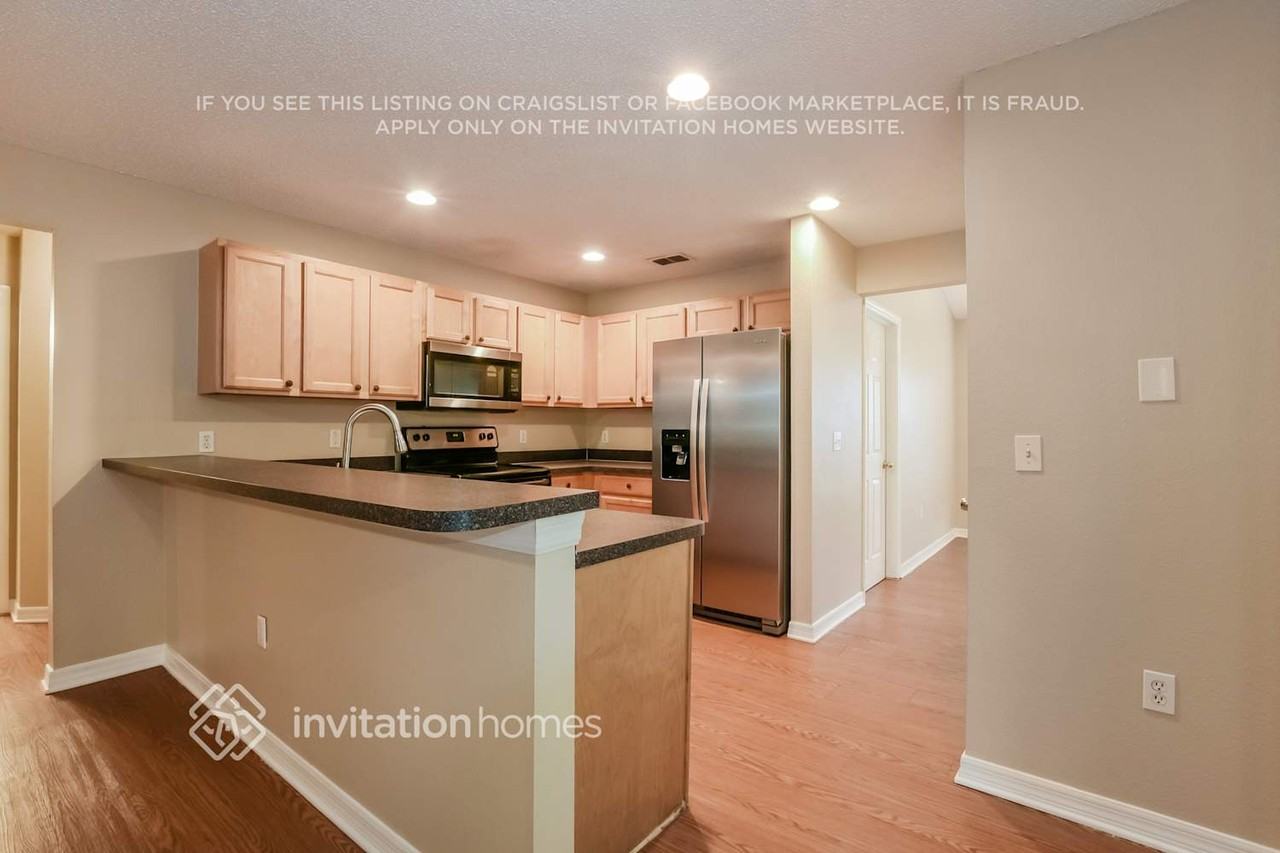 1493 Jupiter Ave - Photo 6 of 17