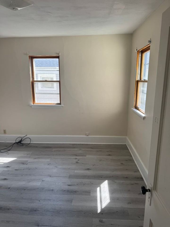 1114 E 25th St - Photo 7 of 18