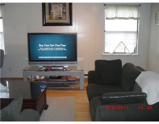 18 Adams Ct - Photo 2 of 8