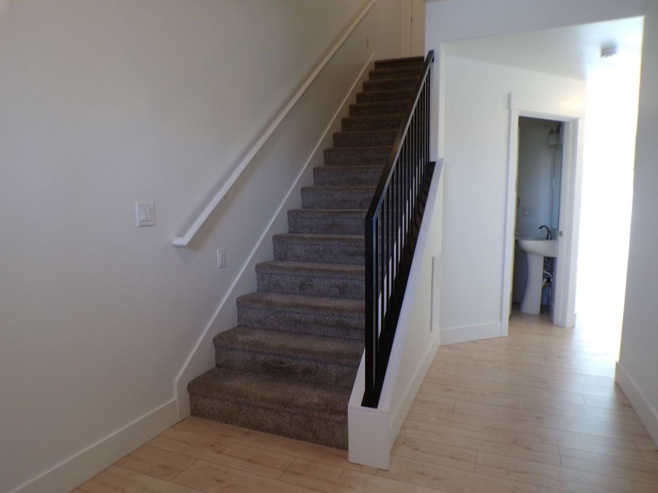 471 Huckleberry Ln - Photo 7 of 28