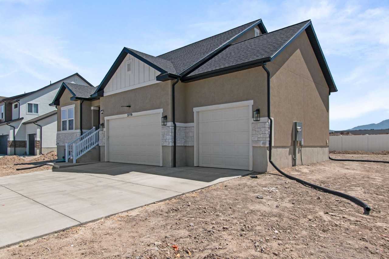 3779 S 1950 W - Photo 3 of 20