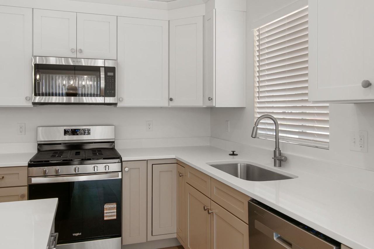 3779 S 1950 W - Photo 7 of 20
