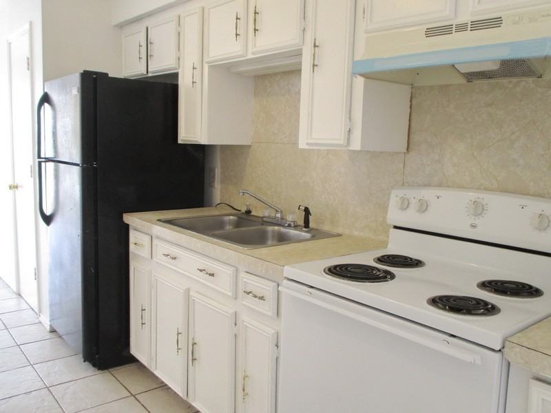 212 Michael St - Photo 2 of 9