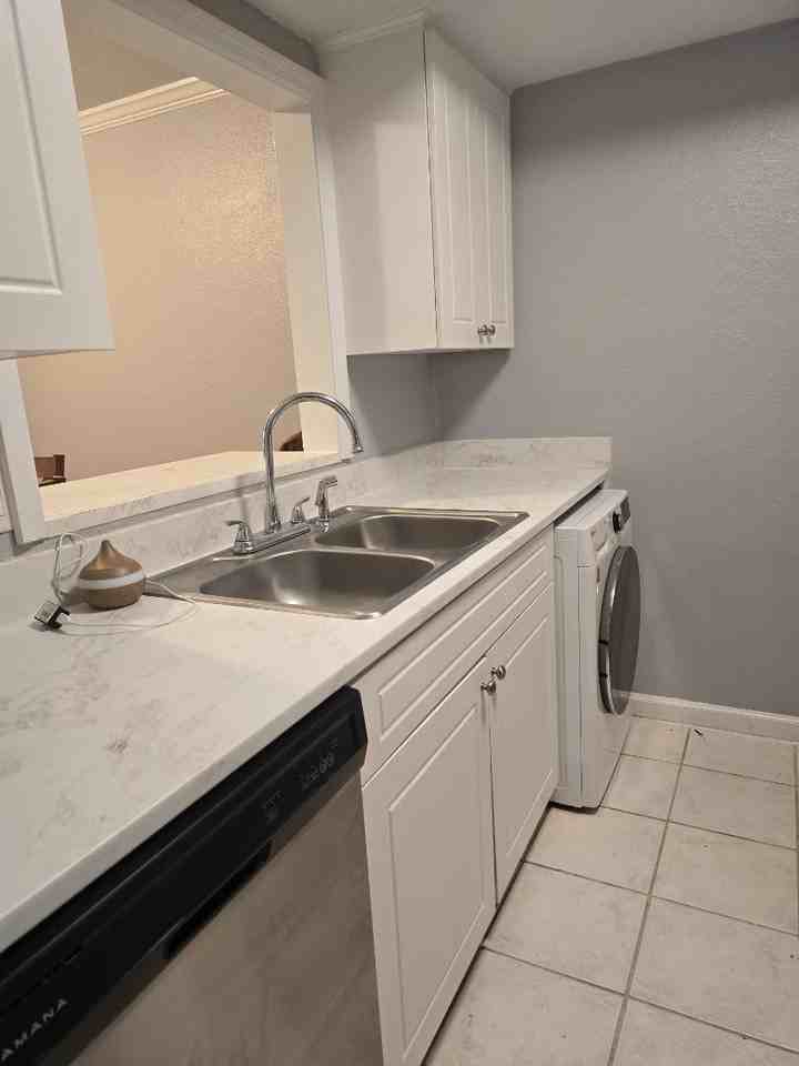 3919 Bell Tower Dr - Photo 7 of 20