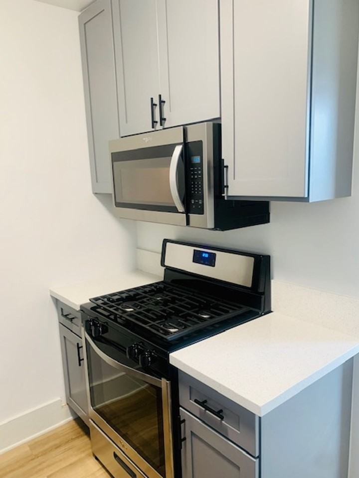 1728-1730 E. 7th St. - Photo 2 of 8