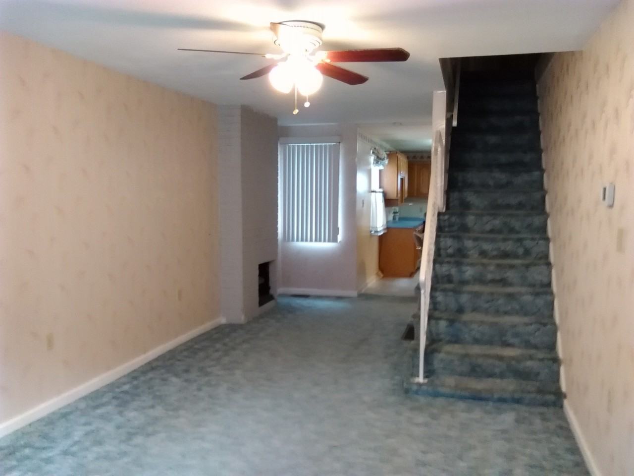 131 Franklin St - Photo 2 of 17
