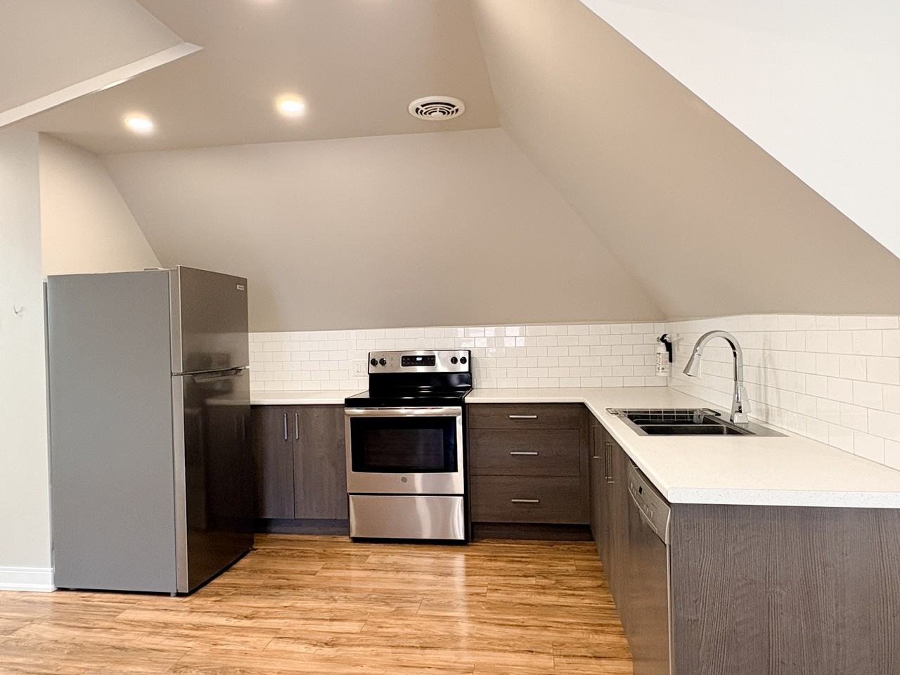 Stinson St & Grant Ave #Loft - Photo 3 of 10