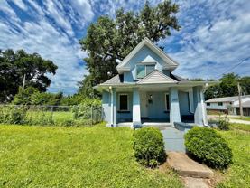 1001 S Hinshaw Ave - Photo 1 of 1