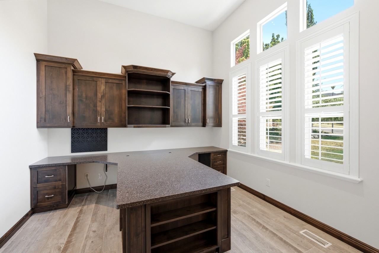 722 W Webb Rd #1 - Photo 6 of 48