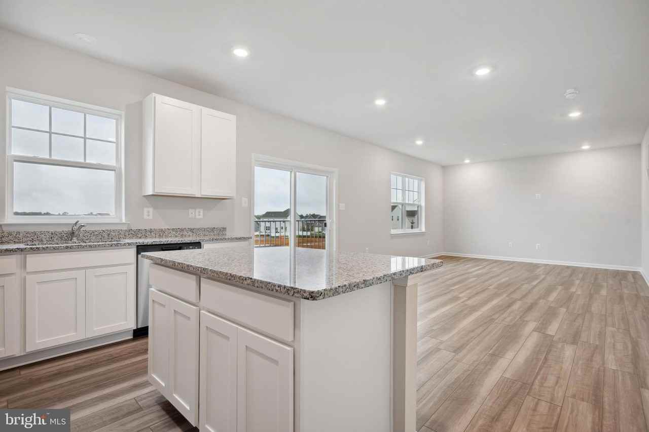 121 Solstice Way - Photo 6 of 19