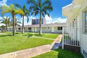 featured image of 2222 Van Buren St
