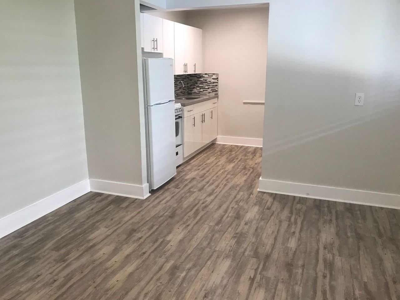 2222 Van Buren LLC - Photo 4 of 16