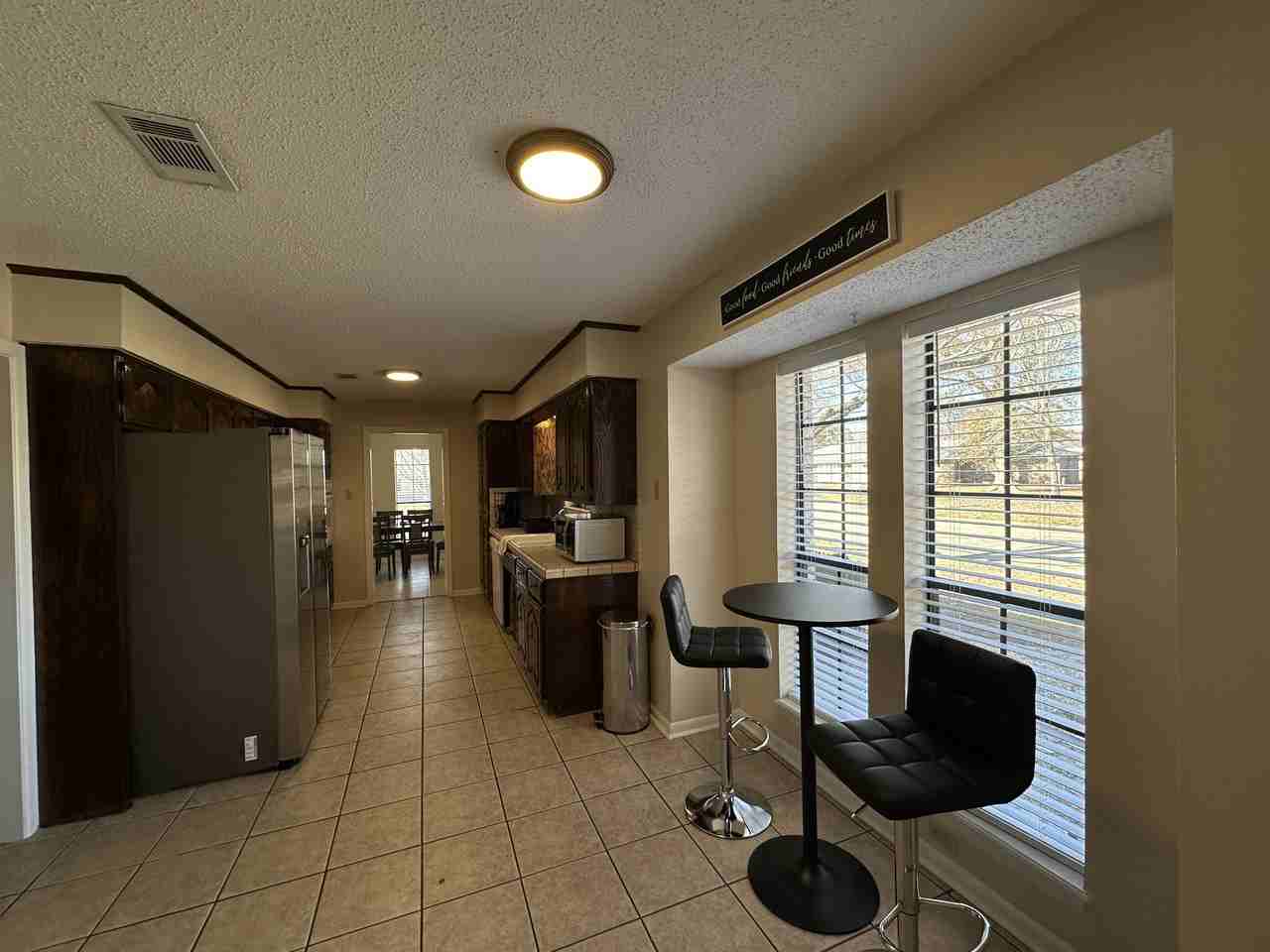 24 Heatherwood Dr #1 - Photo 5 of 17