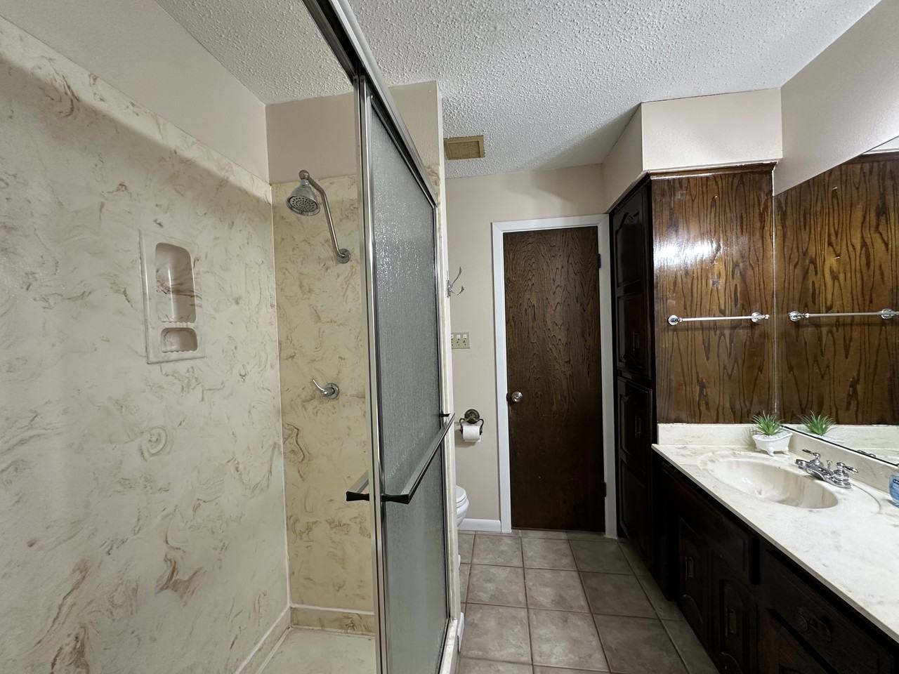 24 Heatherwood Dr #1 - Photo 7 of 17
