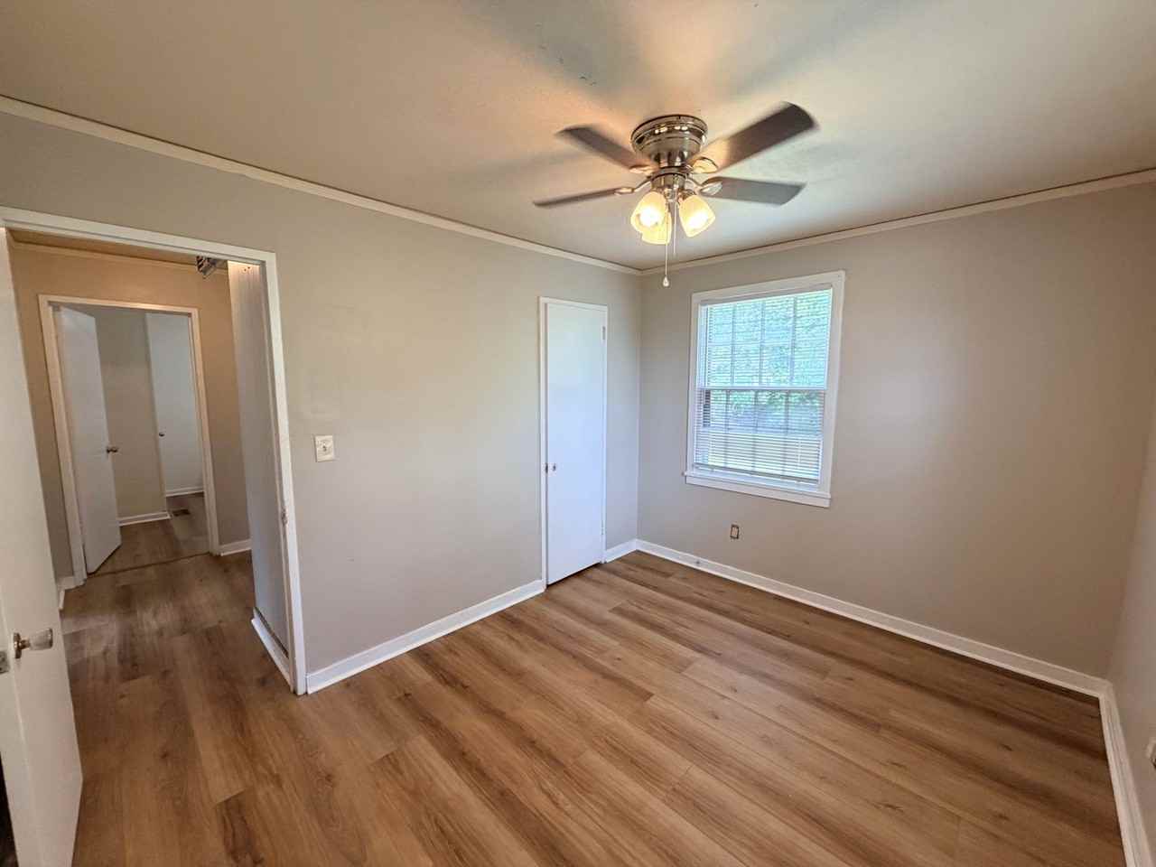 1307 Melody Ln - Photo 6 of 10