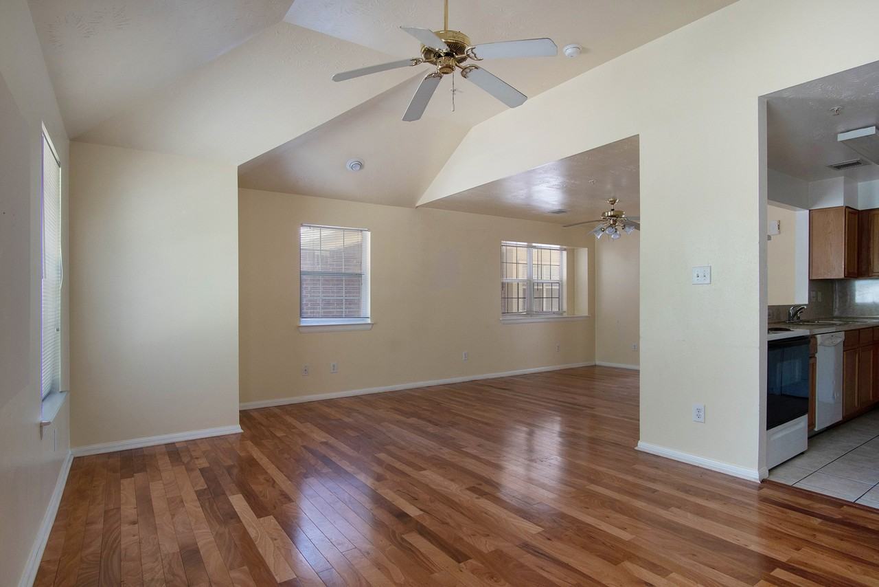 1207 Lovett St #1207 - Photo 4 of 24