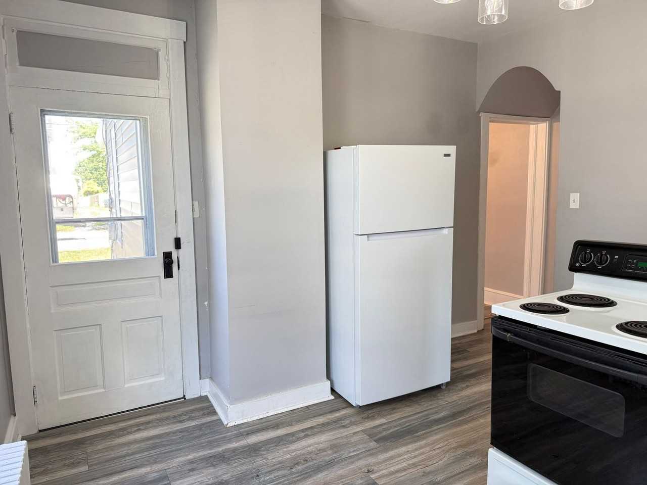 2146 Main St - Photo 4 of 28