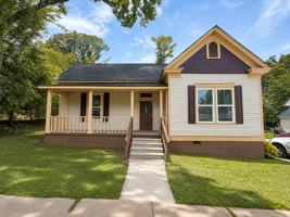 featured image of 429 N 9th St #1
