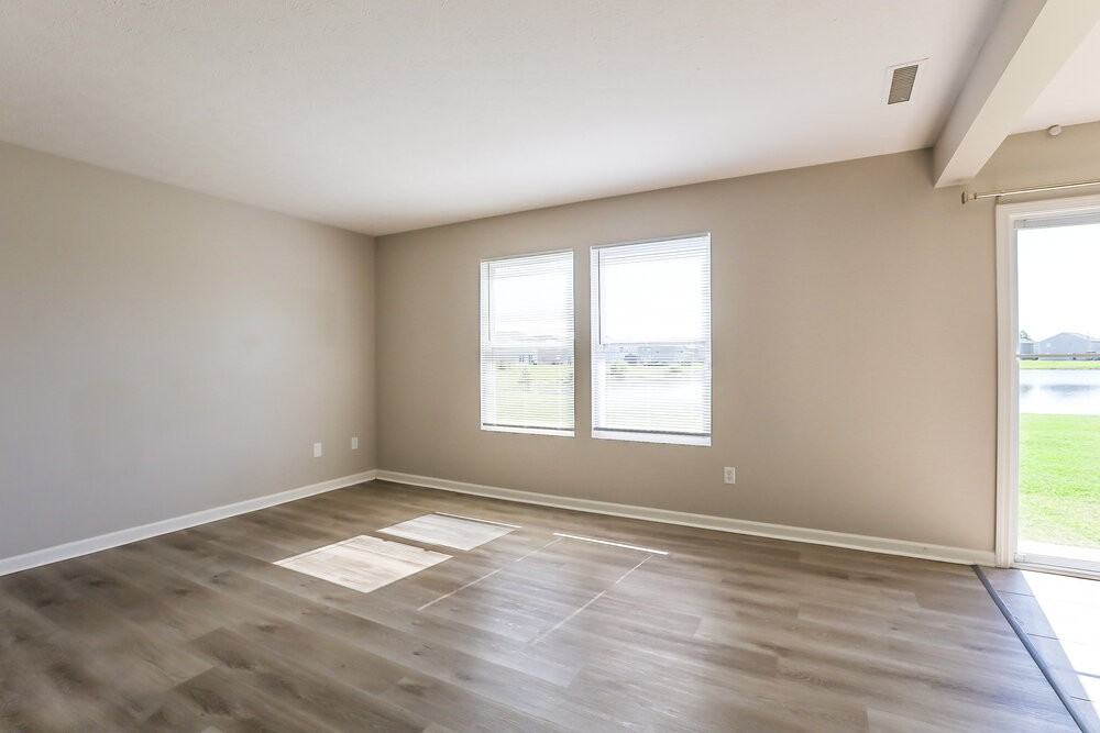 3149 Brandenburg Dr - Photo 4 of 17