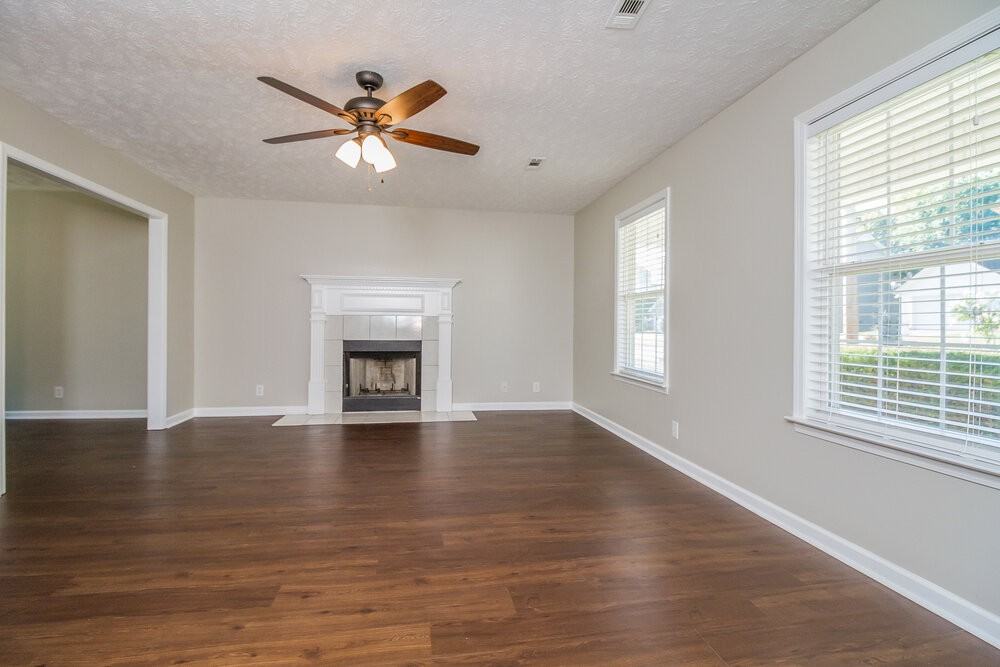 730 General Barksdale Dr - Photo 4 of 15