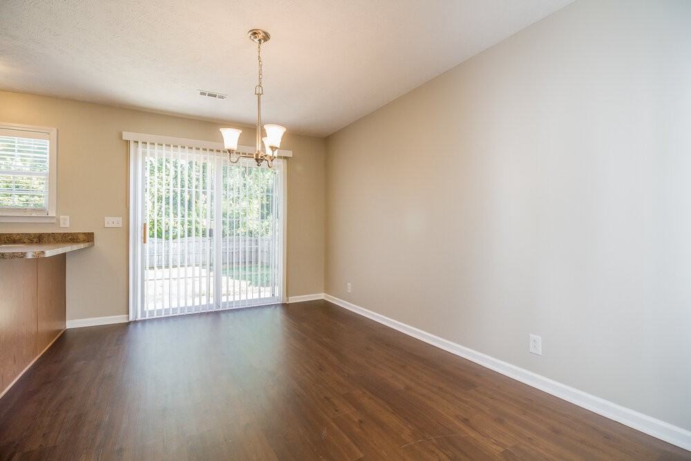 730 General Barksdale Dr - Photo 5 of 15