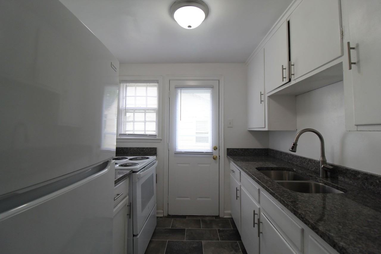 504 E 27th Ave - Photo 5 of 8