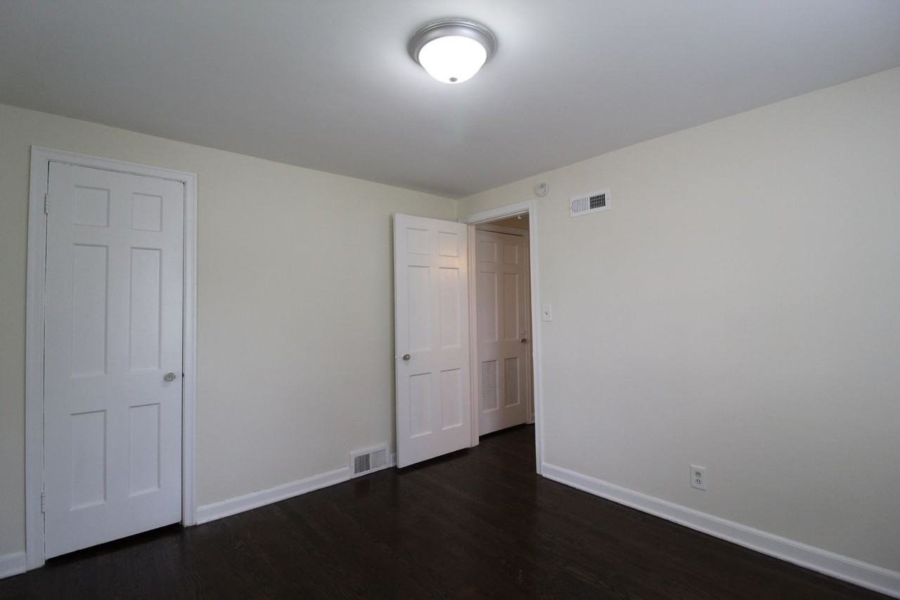 504 E 27th Ave - Photo 7 of 8