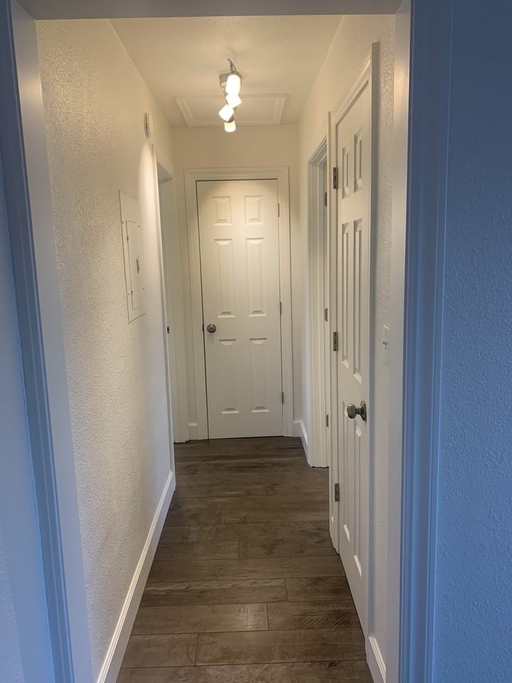 423 Nw 6th St #21RM - Photo 6 of 19
