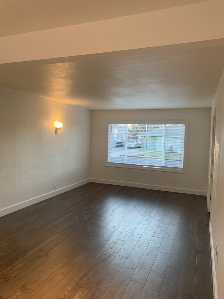 423 Nw 6th St #21RM - Photo 7 of 19