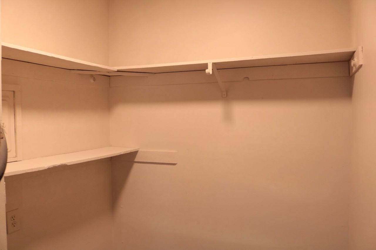 Charming & Updated | Spacious Layouts Near KCAI & UMKC in historic Hyde Park - Photo 4 of 15