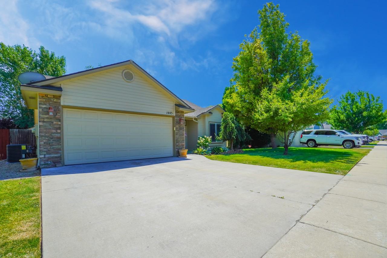 1445 W Silver Salmon Dr #1